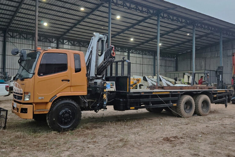 TRUCK CRANE CORMACH 18000E4
