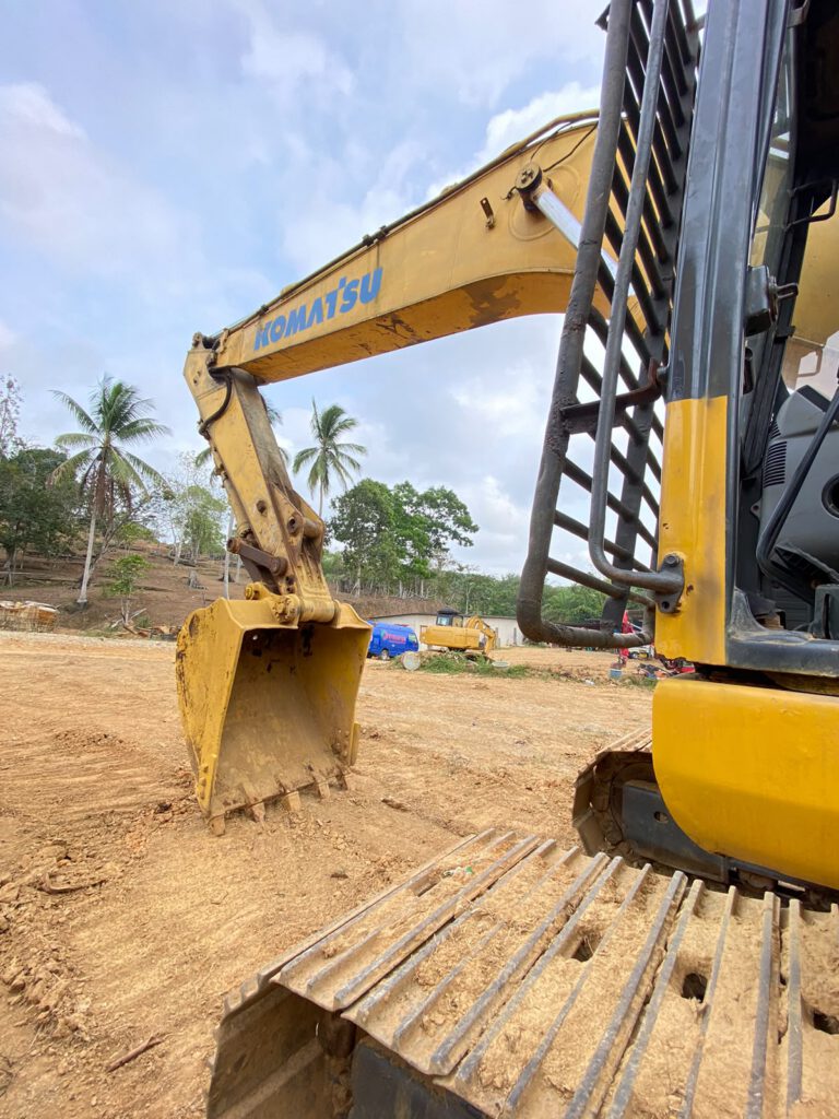 EXCAVATOR STANDARD KOMATSU PC210