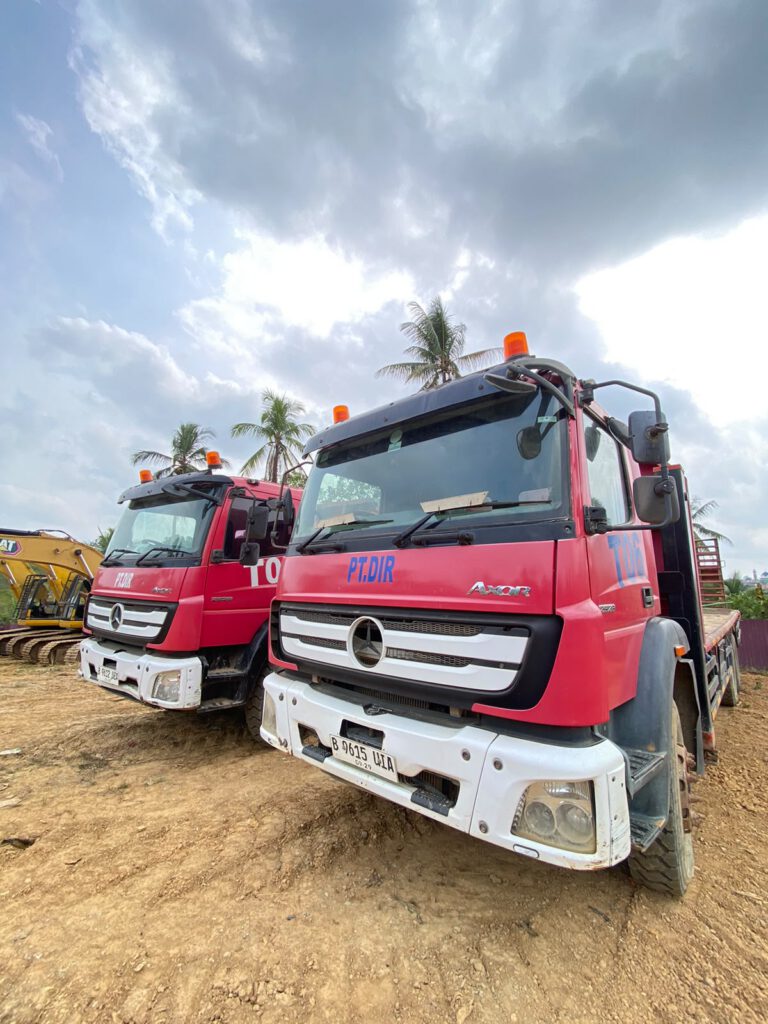SELF LOADER TRUCK MERCEDES BENZ
